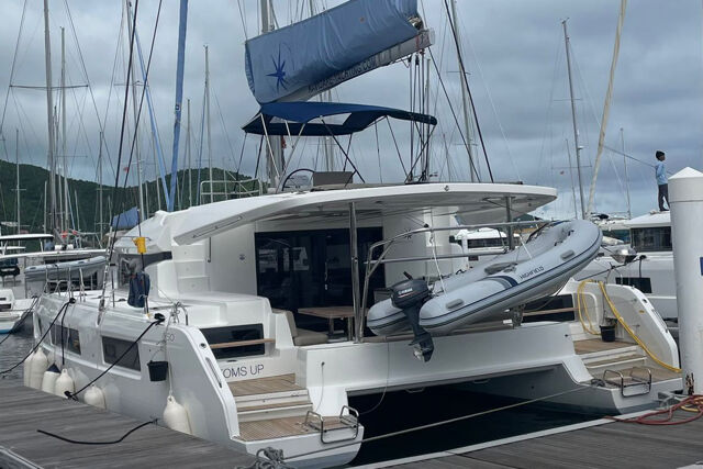 Lagoon 50 - 6 + 2 cab. Bottoms up